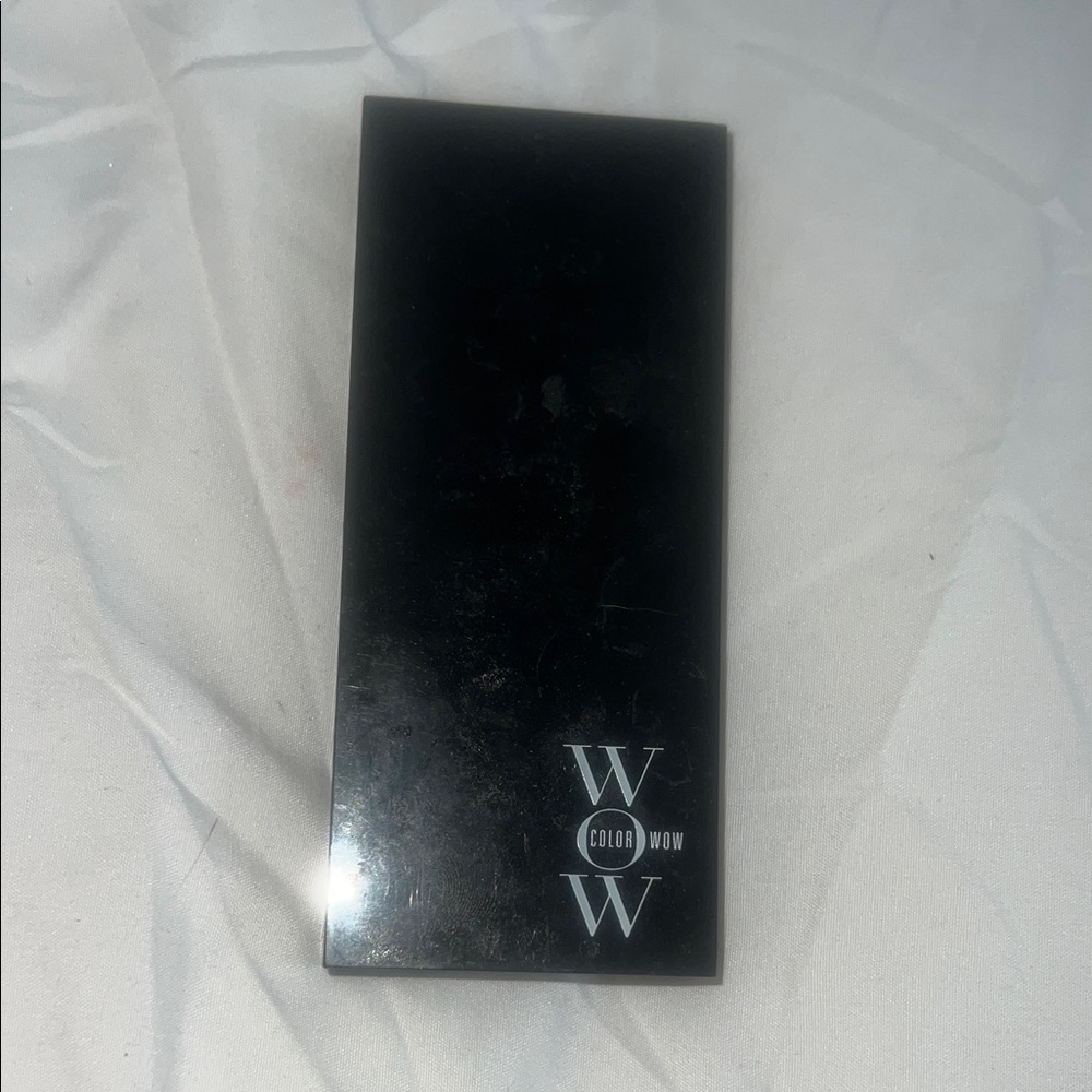 Color Wow Black Compact in Red